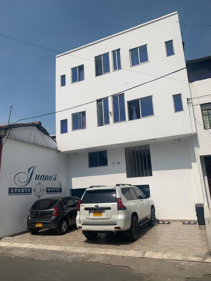 Apartahotel Juane'S Cali Zewnętrze zdjęcie